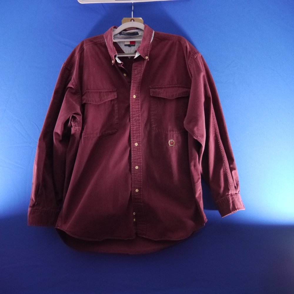 Tommy Hilfiger Long Sleeve Lion Crest Maroon Button Down Shirt Size Large